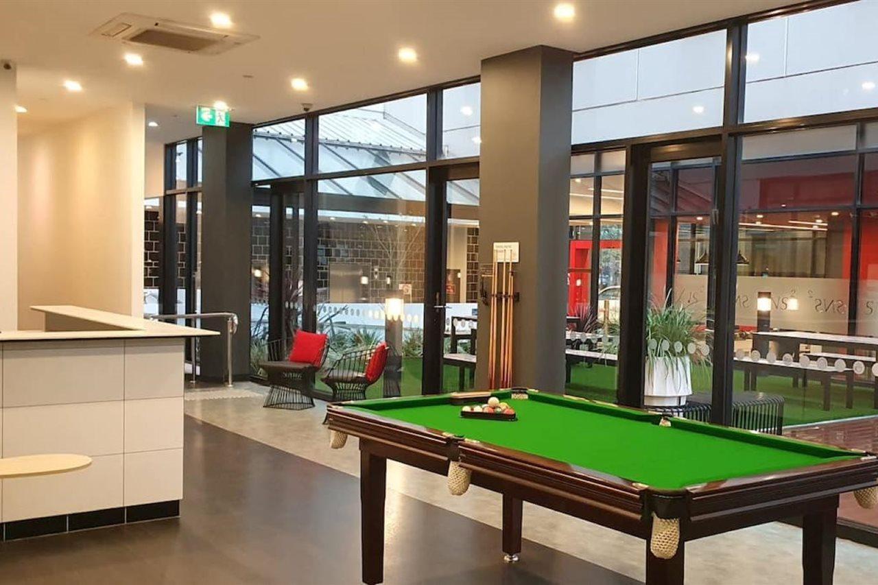 Essence Hotel Carlton Мельбурн Экстерьер фото